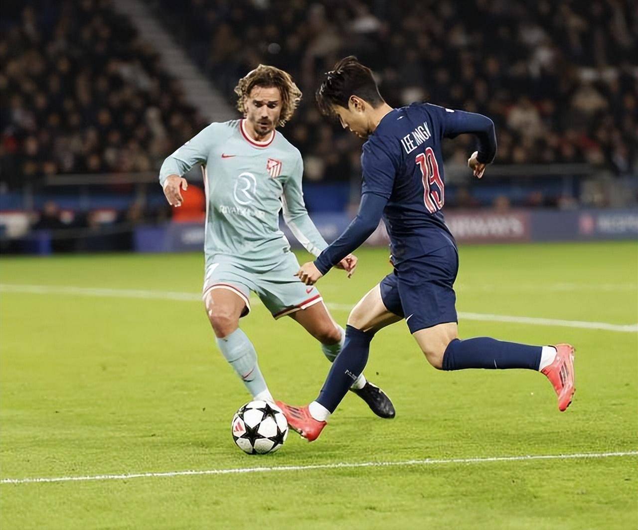 包含巴黎圣日耳曼未能取胜,遭遇小败的词条 包含巴黎圣日耳曼未能取胜,遭遇小败的词条