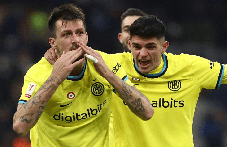 意大利国家队在欧预赛中惨败，备受打击