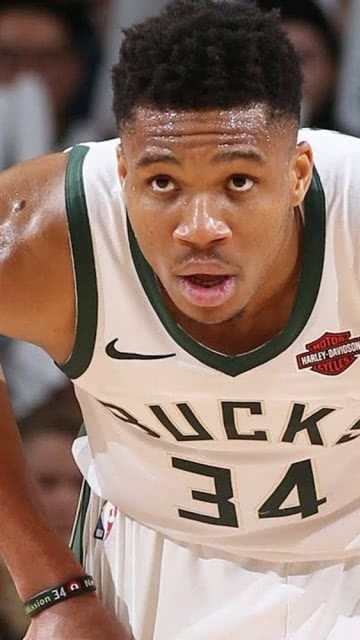 雄鹿中锋受伤，球队内线出现空缺