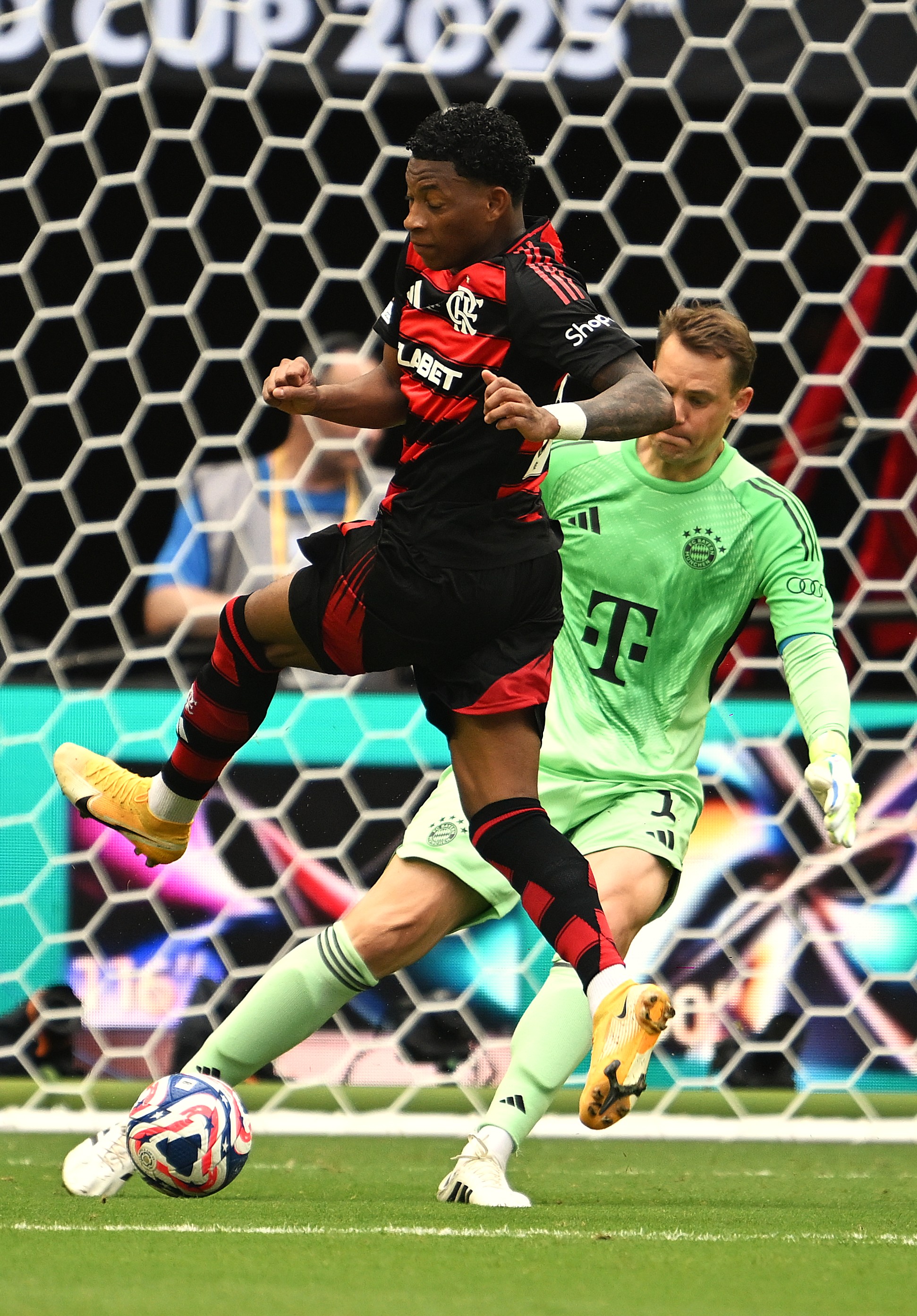 包含夺冠热门PK：尤文图斯迎战拜仁慕尼黑的词条