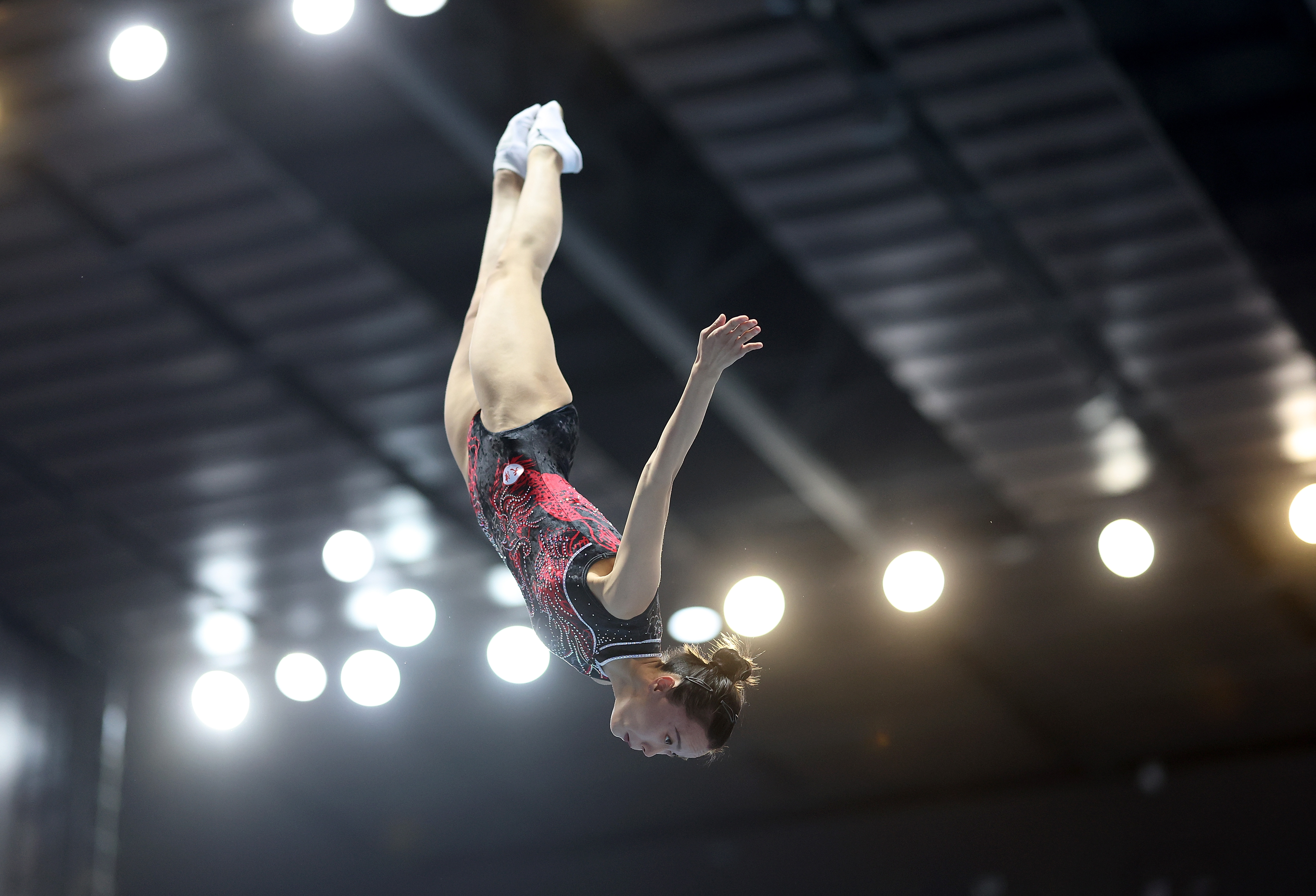 蹦床比赛女子项目英国选手夺冠 蹦床比赛女子项目英国选手夺冠