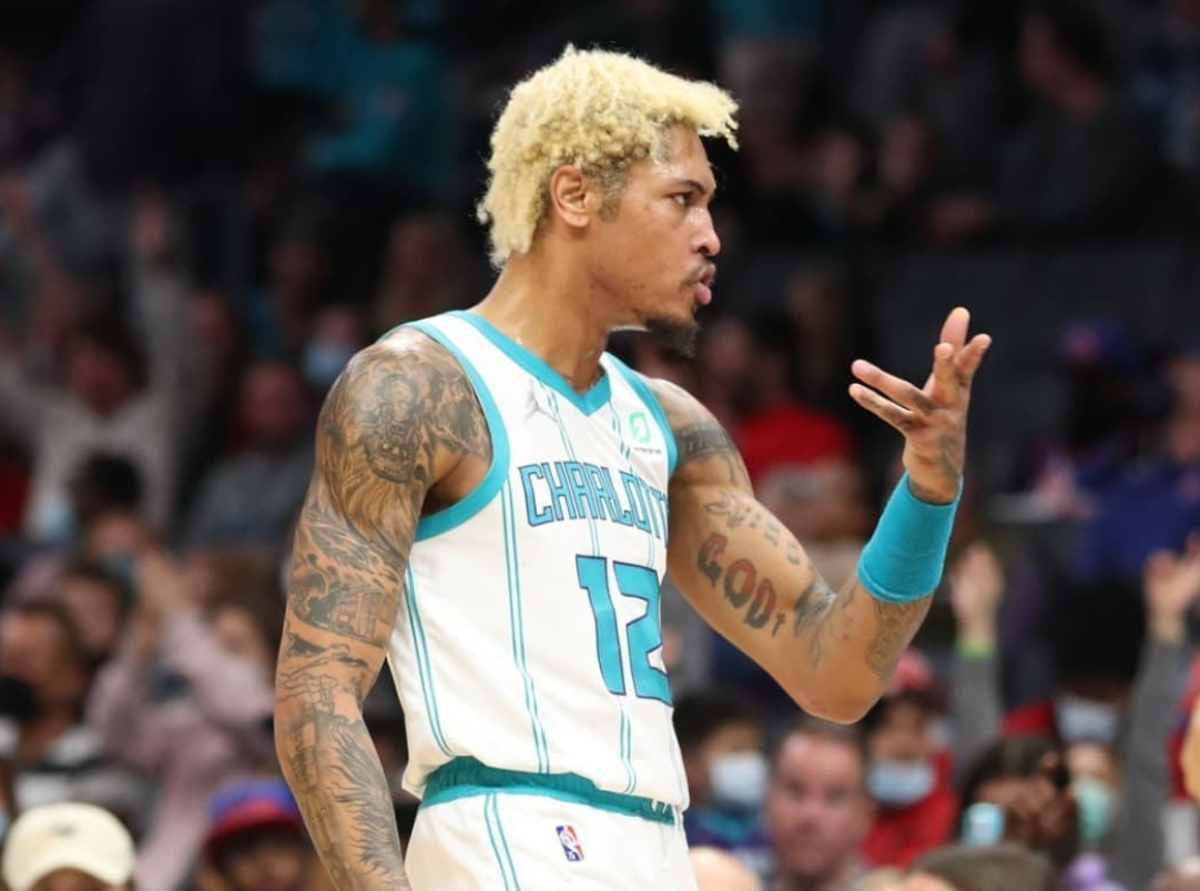 关于步行者胜黄蜂，戈贝尔28分全面发威取得胜利的信息