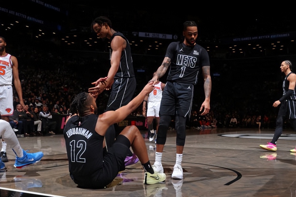 尼克斯击败篮网,取得两连胜 尼克斯击败篮网,取得两连胜