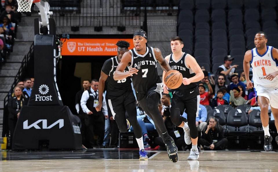 篮网横扫马刺取得西部冠军 篮网横扫马刺取得西部冠军