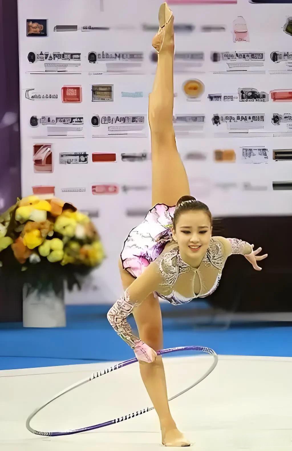 体操选手赛后落泪,背后故事感人 体操选手赛后落泪,背后故事感人