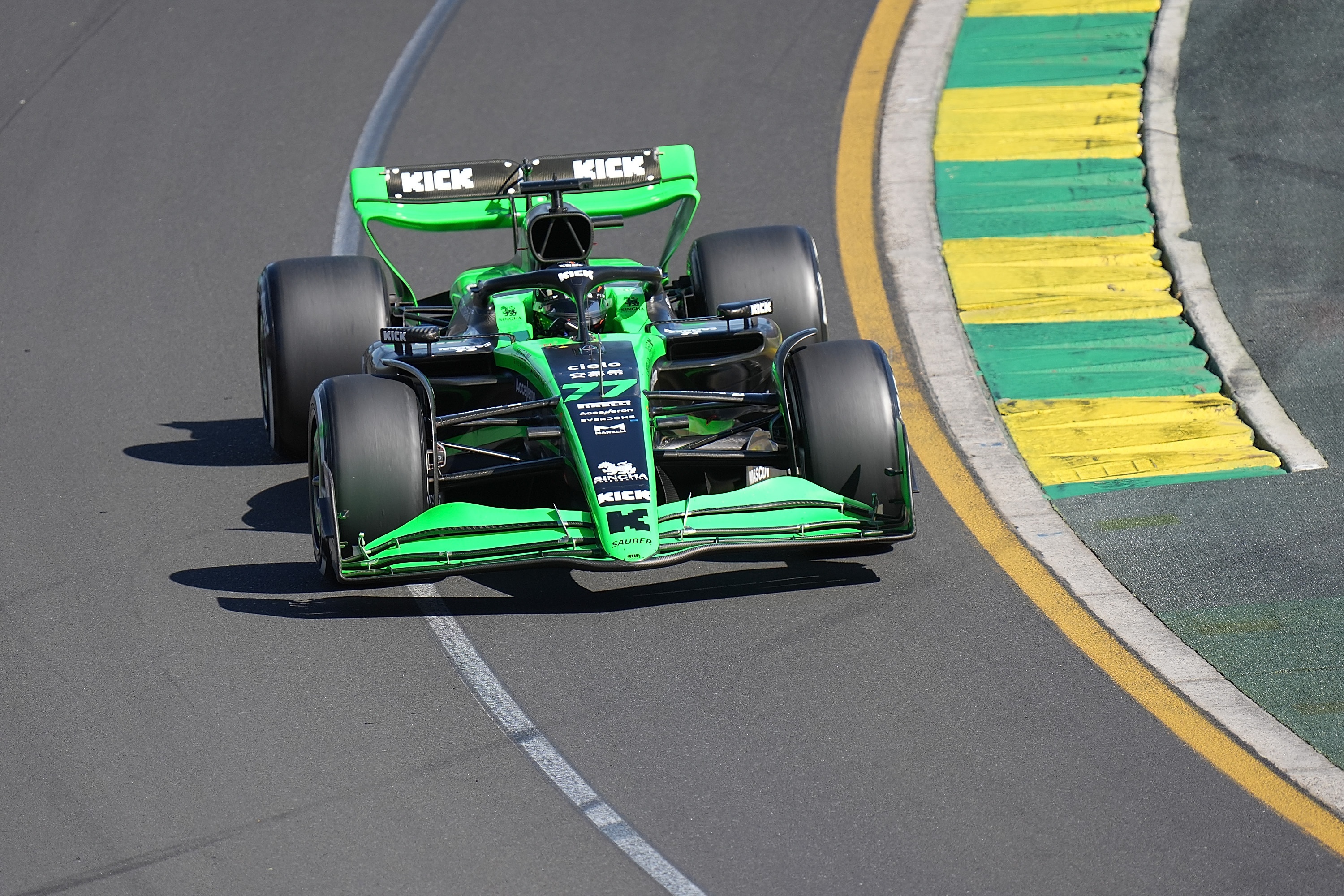 索伯车队险胜梅赛德斯,塞恩斯刷新纪录的简单介绍 索伯车队险胜梅赛德斯,塞恩斯刷新纪录的简单介绍