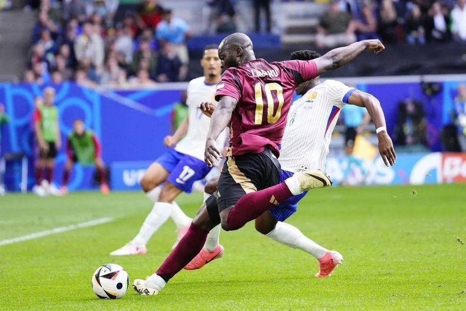 葡萄牙碾压意大利,德布劳内送出助攻 葡萄牙碾压意大利,德布劳内送出助攻