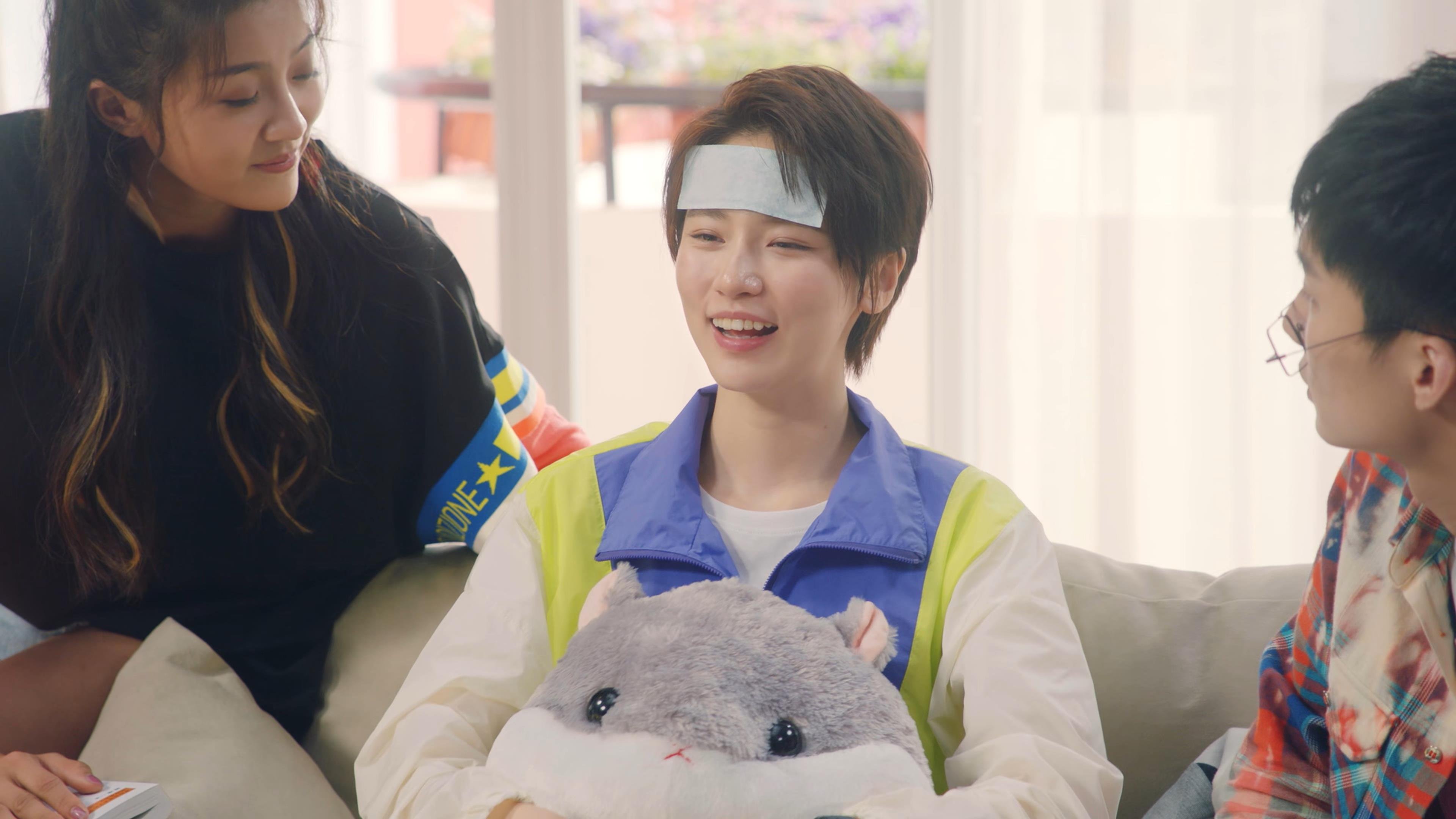 街道赛上的双重风暴，F1焦点战与鹈鹕踏平深圳队