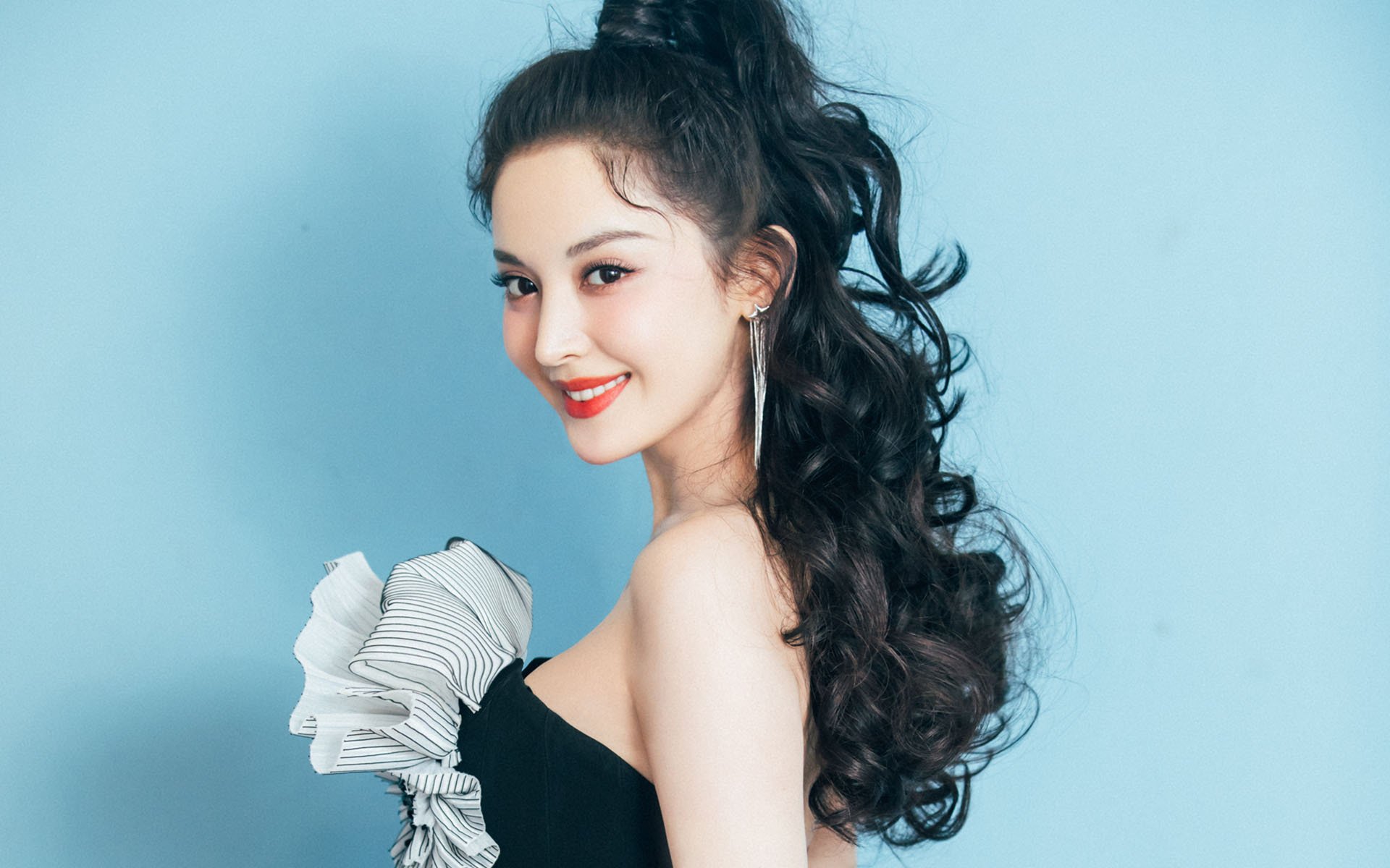 极速与对抗的交响，当F1街道赛的精准遇上辽宁队制霸魔术的团队哲学