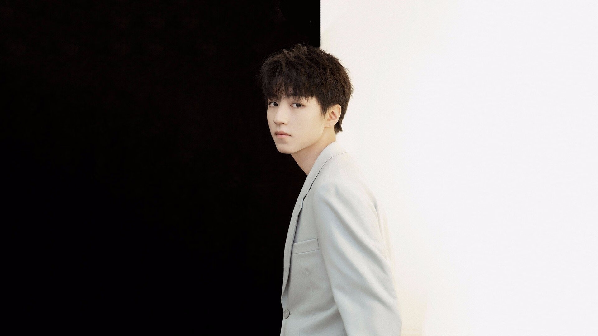 德甲争冠夜，三笘薰关键一击，英雄不手软